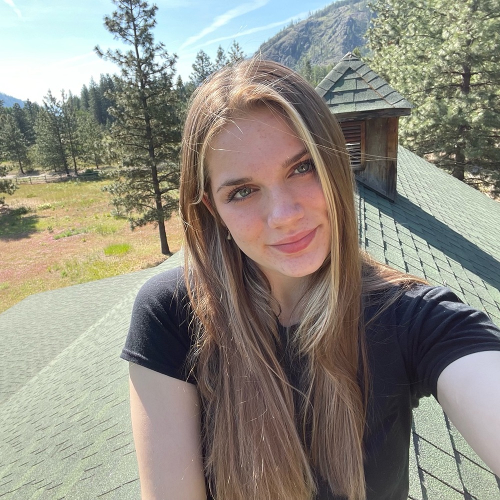 Meet your Posher, Courtney